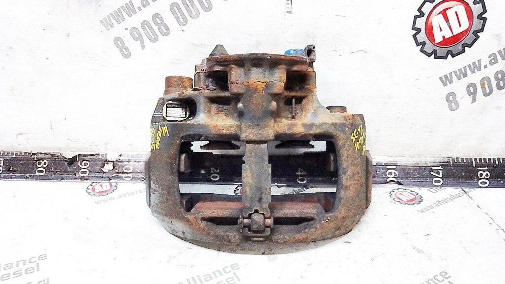 Суппорт тормозной задний правый б/у