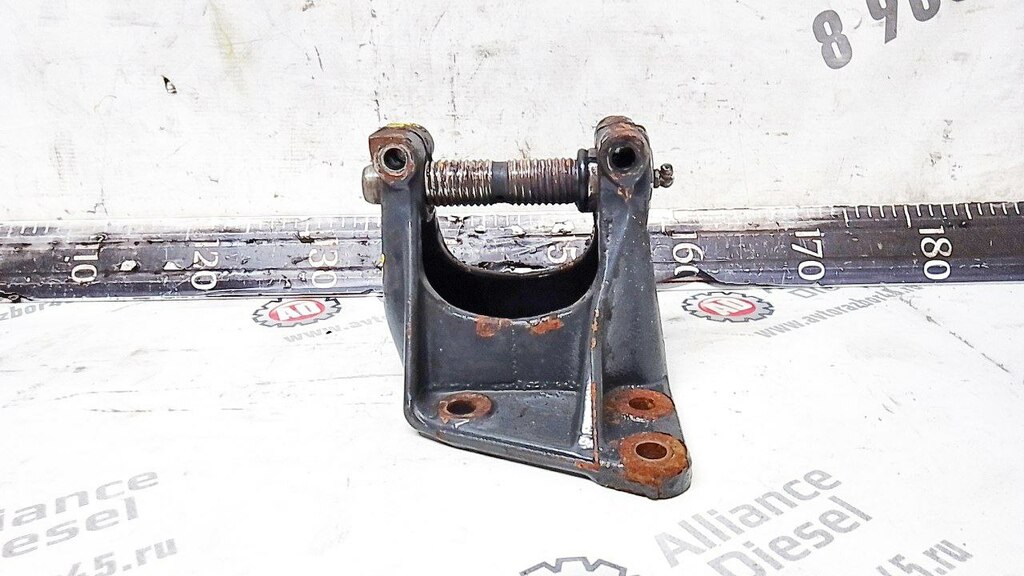 Кронштейн рессоры передний лев/прав, б/у