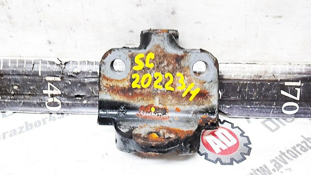 Кронштейн переднего стабилизатора б/у