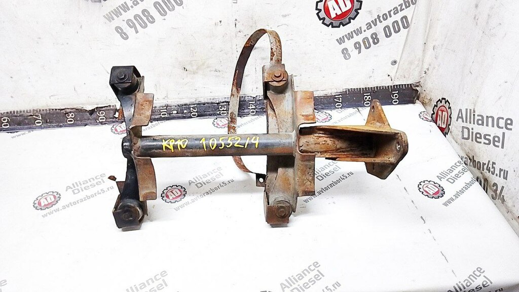 Кронштейн глушителя б/у