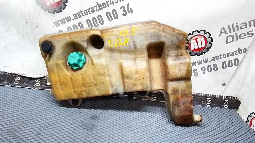 Расширительный бачок б/у