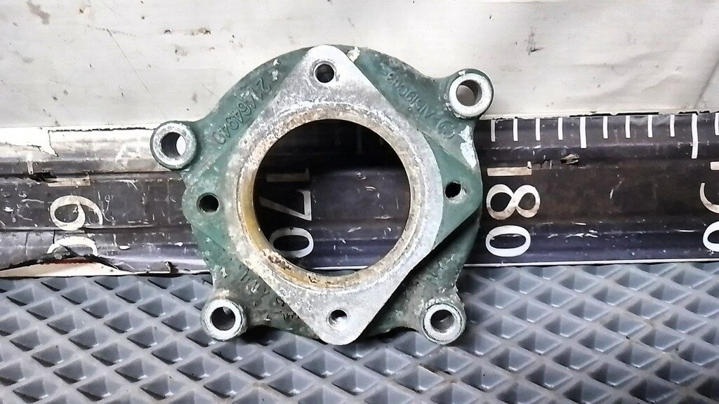 Крышка термостата б/у