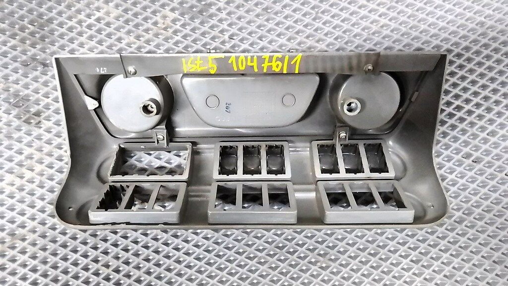 Передняя панель (торпеда) б/у