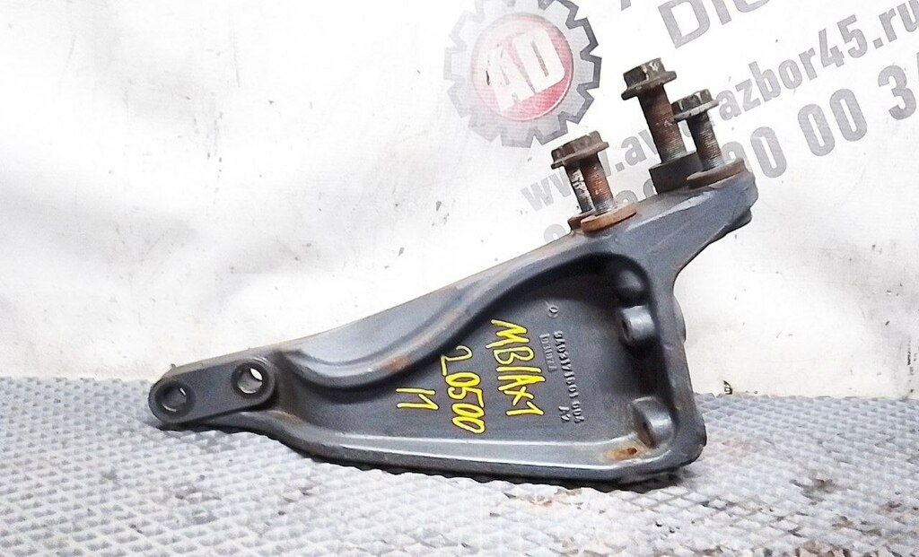 Кронштейн кабины левый б/у