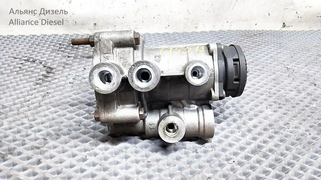 Кран управления тормозами прицепа б/у