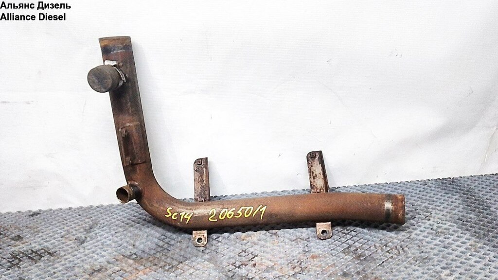 Патрубок системы охлаждения б/у