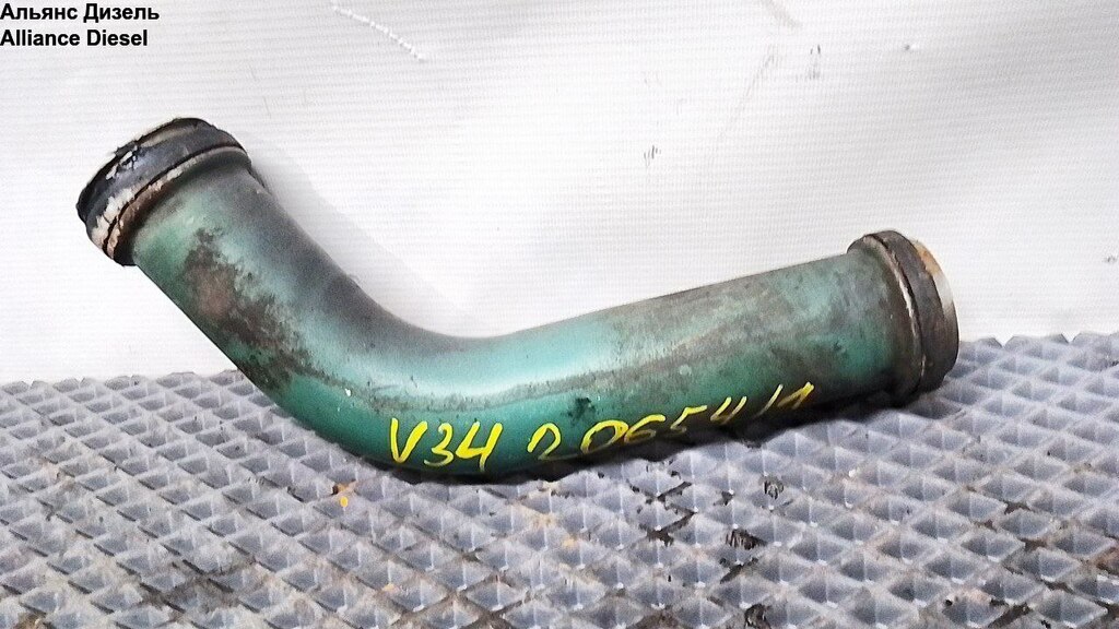 Патрубок системы охлаждения б/у